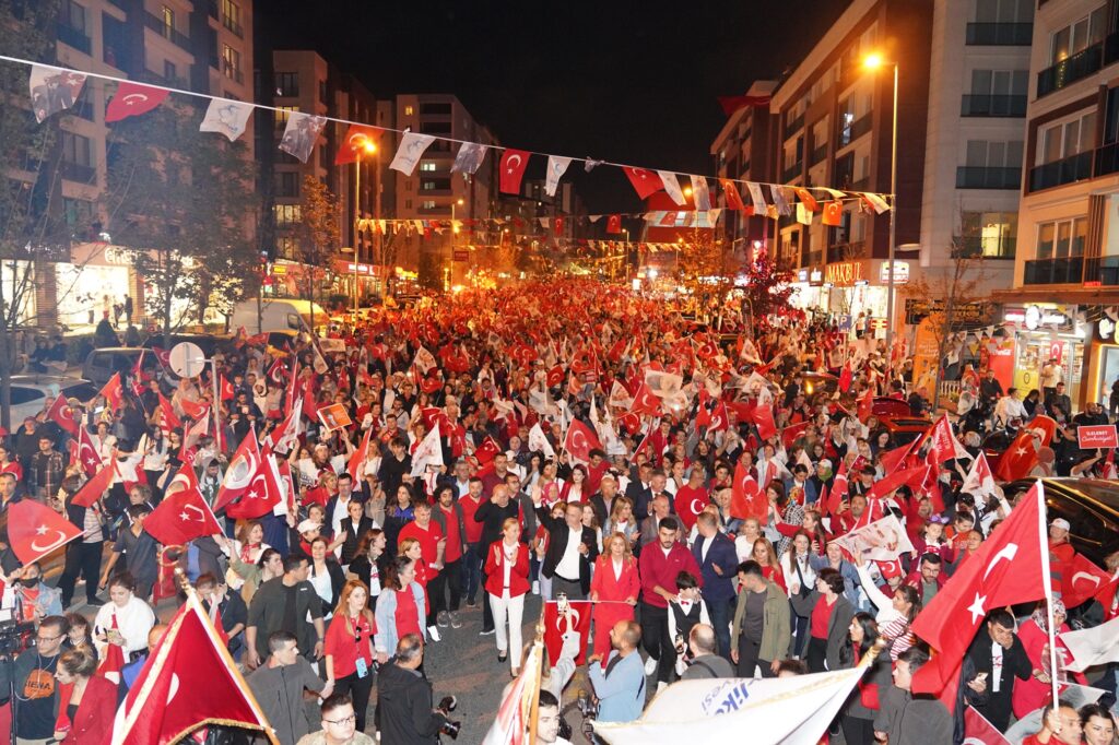 FOÇA’DA CUMHURİYETİN 100. YILI COŞKUSU