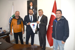 TÜRKİYE’NİN EN İYİ RÜZGAR SÖRFÇÜLERİ YENİFOÇA’DA YARIŞACAK