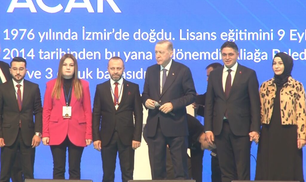 AK PARTİ İZMİR İLÇE ADAYLARINI TANITTI