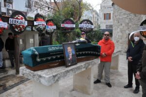 Duayen gazeteci Erdal Çarboğa Aliağa’da toprağa verildi