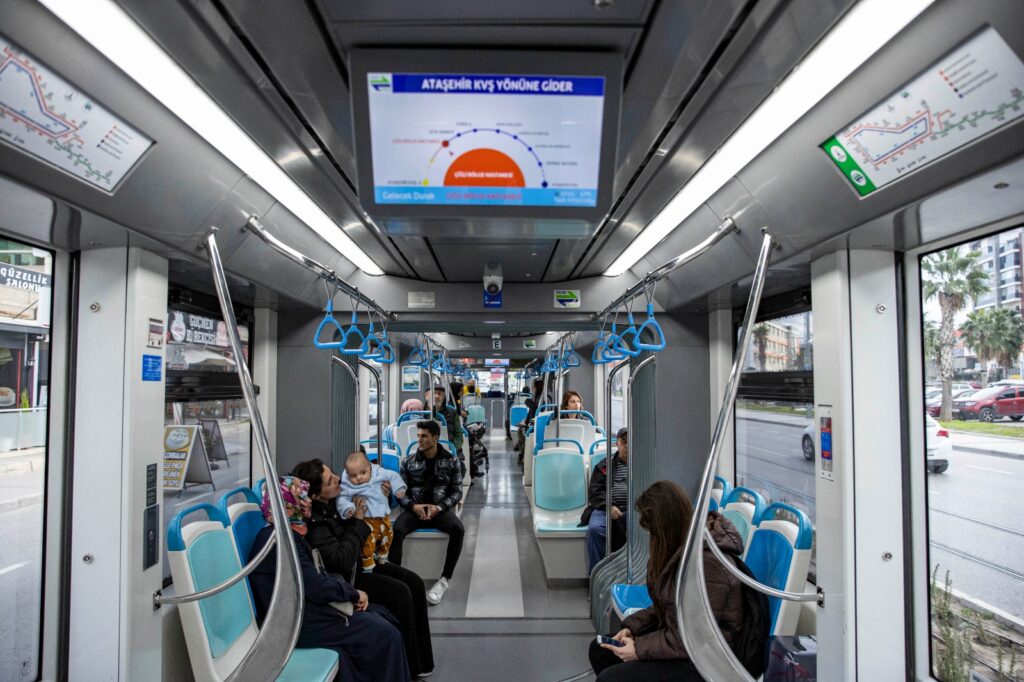 Çiğli Tramvayı günde 31 bin 660 yolcu taşıyor