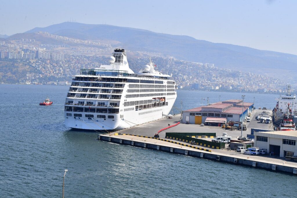 İzmir’e 2024 için kruvaziyer akını
