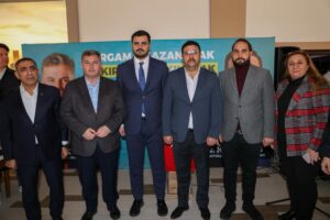 Eyyüp Kadir İnan “Bergama’da Ustalık Devri, Sadık olan kazanacak!”