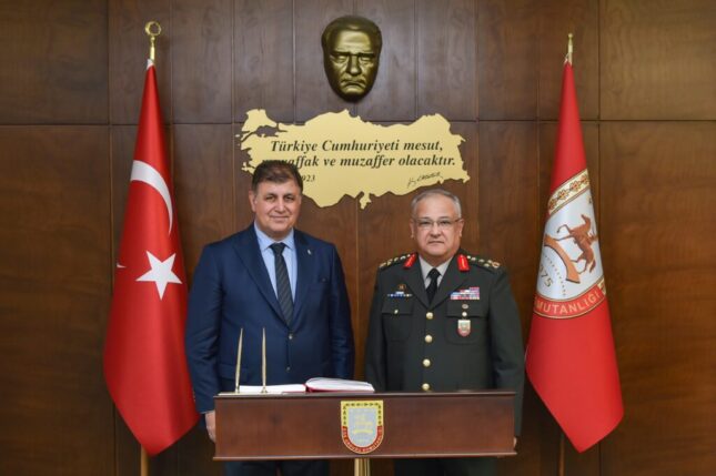 Başkan Cemil Tugay Ege Ordusu Komutanı Yeni’yi ziyaret etti