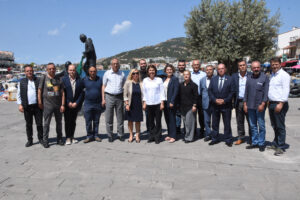 FOÇA BELEDİYE BAŞKANI SANİYE BORA FIÇI, MUHTARLARLA BULUŞTU