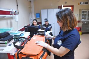 İzmir Büyükşehir Belediyesi “Evde Bakım” ile şifa dağıtıyor