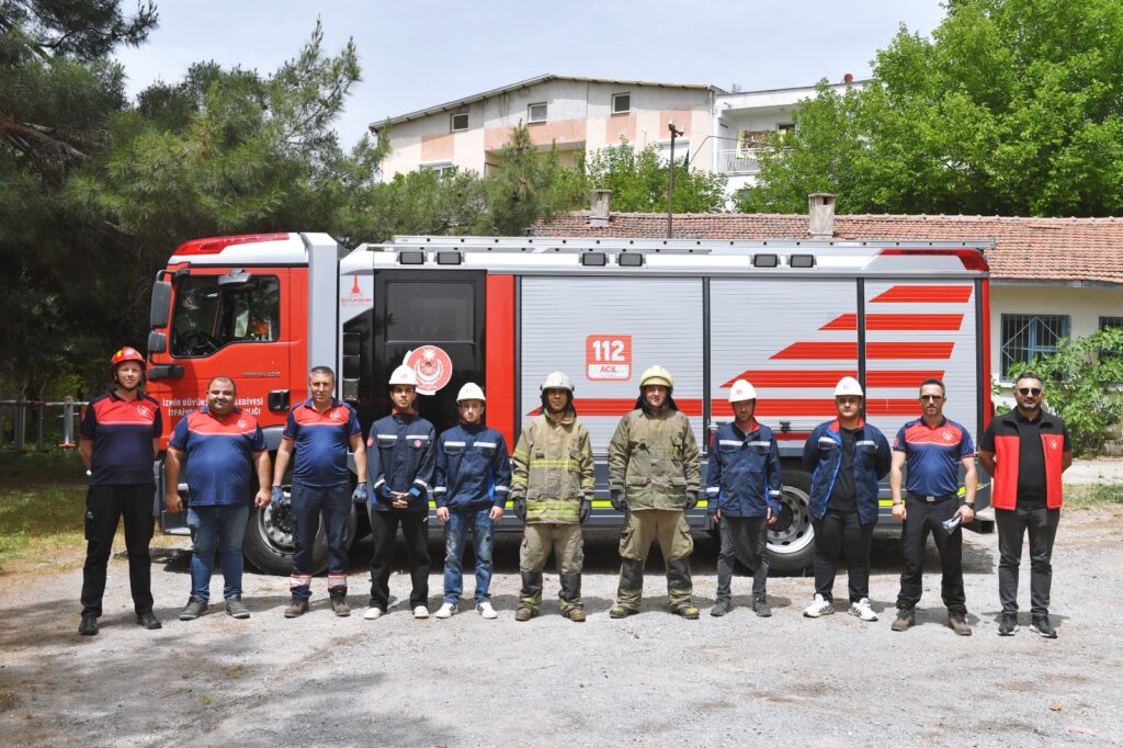 İzmir’in ormanlarına gönüllü kalkanı