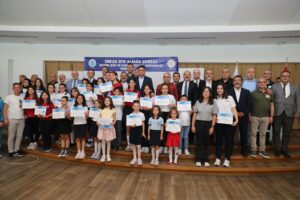 DENİZİ ANLATTILAR İMEAK DTO ALİAĞA’DAN ÖDÜLLERİ ALDILAR