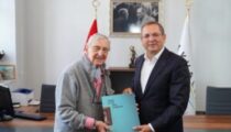 Koç Holding Yönetim Kurulu Onursal Başkanı Rahmi Koç’tan Başkan Mesut Ergin’e ziyaret