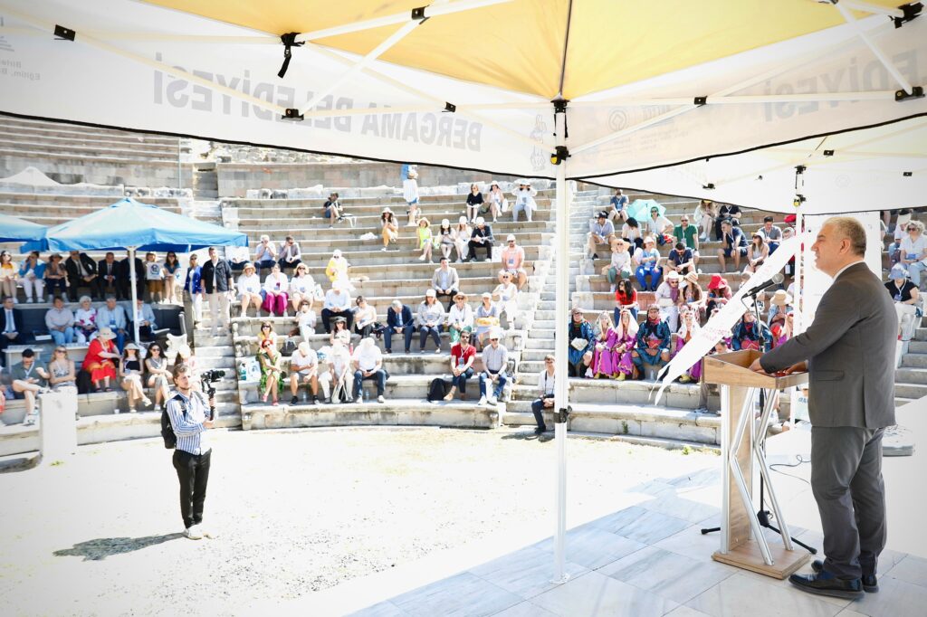 BERGAMA 47. GRUP PSİKOTERAPİ KONGRESİ’NE EV SAHİPLİĞİ YAPIYOR