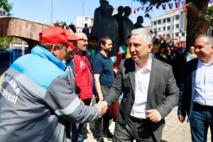 İŞÇİNİN VE EMEKÇİNİN BAYRAMI BERGAMA’DA KUTLANDI