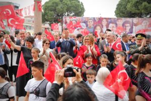 BERGAMA’DA COŞKULU 19 MAYIS KUTLAMASI