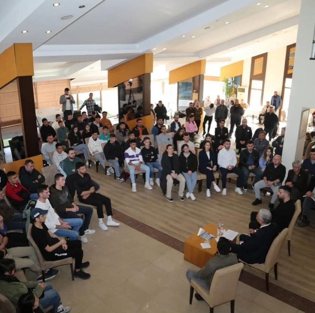 “YKS’YE GİRECEK TÜM ÖĞRENCİLERİMİZE BAŞARILAR DİLİYORUM”