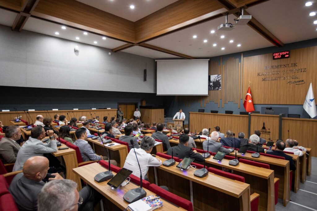 Başkan Tugay,“İklim krizine karşı yeni stratejiler belirlemek zorundayız”