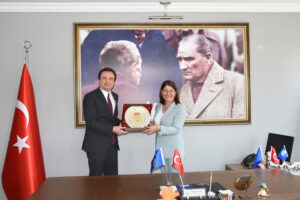 KOSOVA BAŞBAKANI FOÇA’YI ZİYARET ETTİ