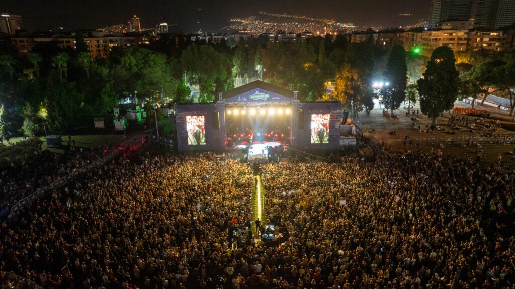 Haluk Levent ile unutulmaz 9 Eylül coşkusu 