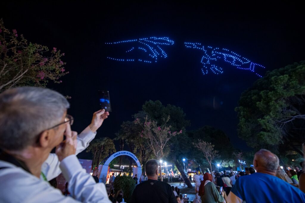93. İEF’de dron gösterisi büyüledi
