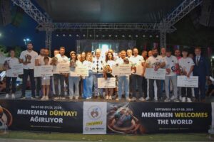 Pehlivan“Bu gurur tüm Menemenli hemşehrilerimin”