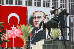 İZMİR’İN KURTULUŞU İÇİN ANLAMLI İŞ BİRLİĞİ: 9 EYLÜL PANELİ DÜZENLENECEK