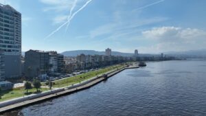 Kordon’da deniz taşkınlarını önlemek için yoğun tempo