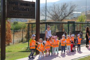 Aliağalı Öğrencilerden Pati Park’a Ziyaret