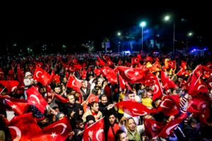 Aliağa’da Cumhuriyet Coşkusu Sokaklara Taştı