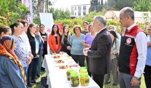 İl Müdürü Şahin, Çiftçi Kadınlarla Bir Araya Geldi