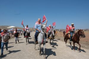 MENEMEN’DE RAHVAN AT YARIŞI HEYECANI YAŞANACAK