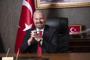 Menemen Belediyesi’nden gençlere örnek destek