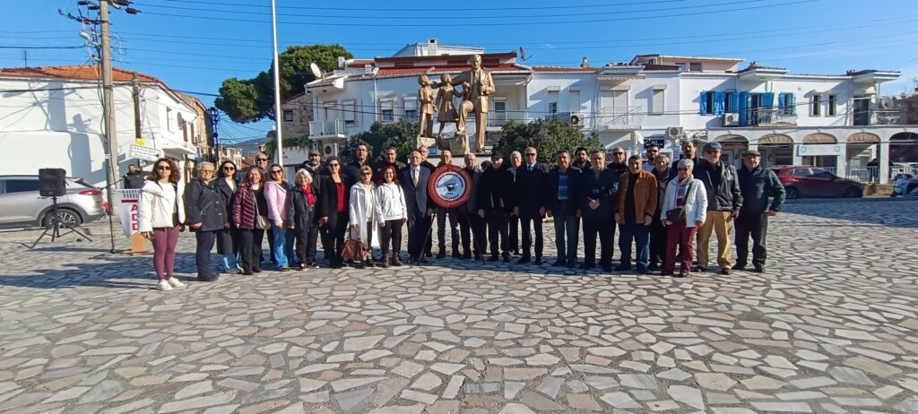 ADD FOÇA 27 KURULUŞ YILDÖNÜMÜNÜ 27 AĞAÇ DİKEREK KUTLADI