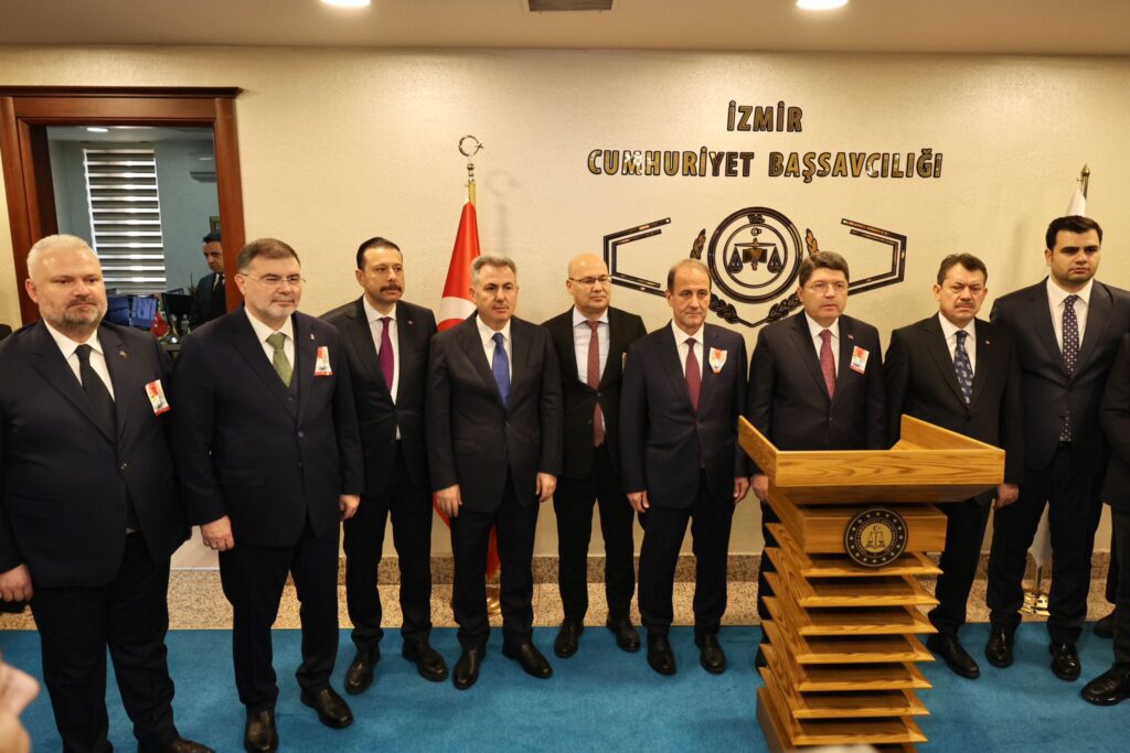 “ŞEHİDİMİZİN EMANETİ OLAN BAYRAĞI ASLA DÜŞÜRMEYECEĞİZ”