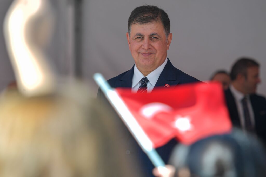 Başkan Tugay’dan Çanakkale mesajı:  “110 yıllık onurumuz”
