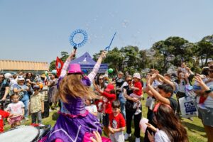 23 Nisan neşesi tüm İzmir’i sardı