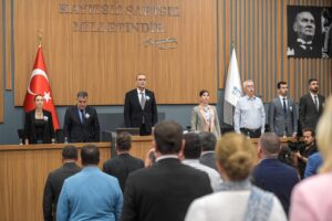 İzmir Büyükşehir Belediyesi Meclisi’nde merhum başkan Ferdi Zeyrek anıldı 