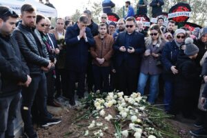 Gülşah Durbay gözyaşları eşliğinde toprağa verildi