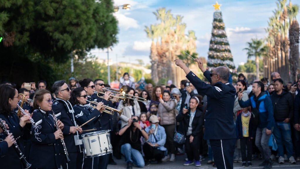 İzmir, yeni yılı rengarenk bir festivalle karşılıyor