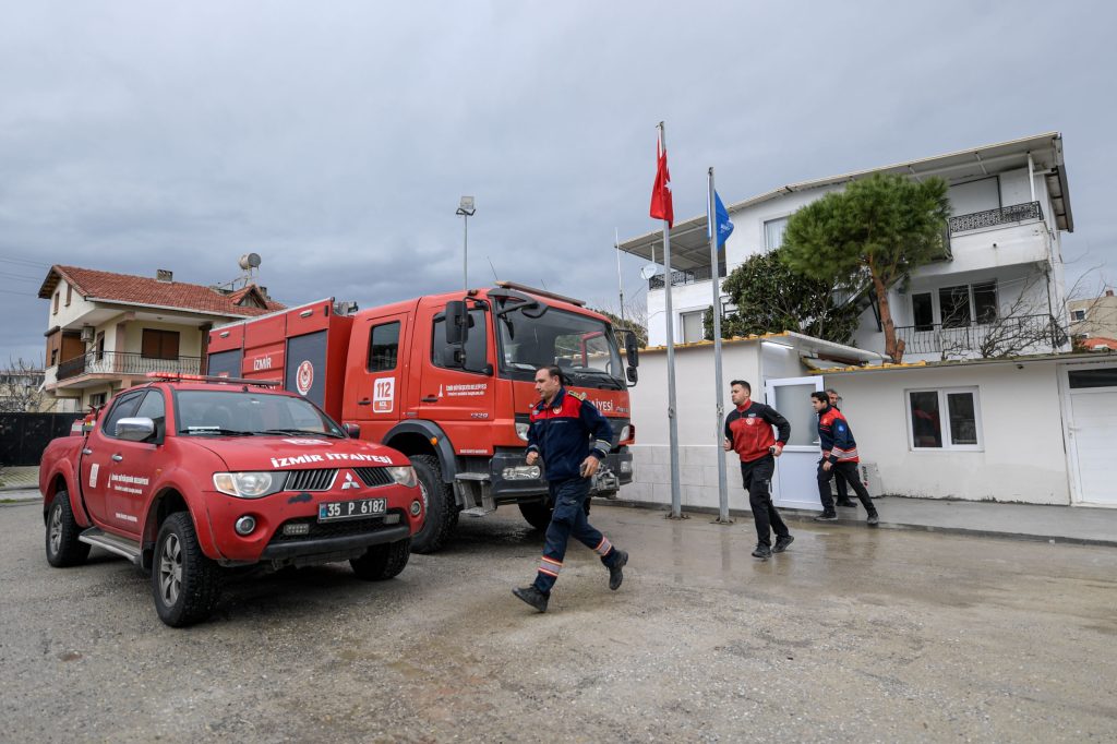 İzmir İtfaiyesi’nin 63’üncü istasyonu Şakran’da hizmete girdi