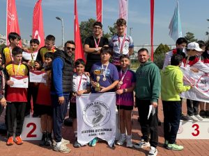Atatürk Ortaokulu Öğrencileri Oryantiringde İzmir’e Damga Vurdu