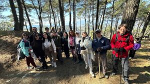 Gençler baharı Efes-Mimas Yolu’nda doğayla karşıladı
