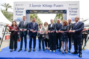 İzmir baharı kitapla karşılıyor!
