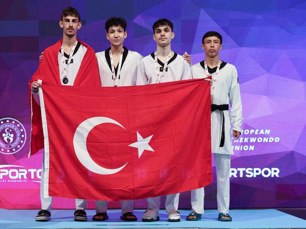 İzmir’in sporcularından uluslararası başarı