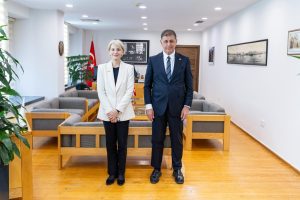 Başkan Tugay, İngiltere Büyükelçisi Morris’i ağırladı