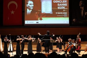 İzmir’de 19 Mayıs coşkusu tüm kenti sardı