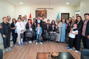 Aliağa’nın Özel Sporcularından Atletizm ve Yüzmede Büyük Başarı
