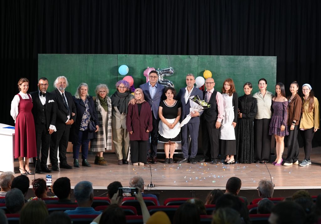 ALBET Şakran Tiyatro Topluluğu İlk Gösterisiyle Büyük Beğeni Topladı