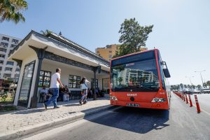 İzmir’in kimliğini yansıtan Konak Durağı hizmete açıldı