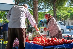 HACIÖMERLİ’DE SALI PAZARI BEREKETİ