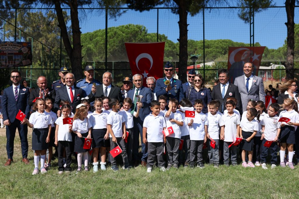Aliağa’da Eğitim Öğretim Yılı Törenle Başladı