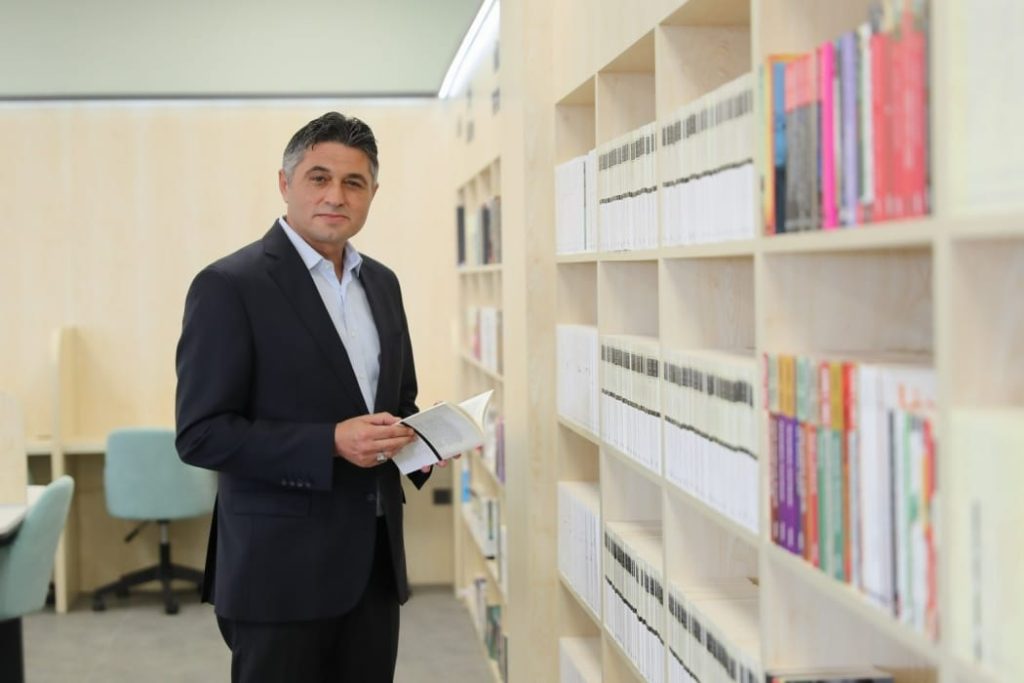 Aliağa Belediyesi Kentin Hafızasını Kitaplarla Geleceğe Taşıyor